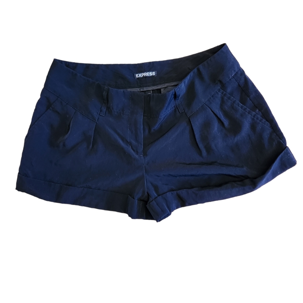 Express pleated shorts size 8